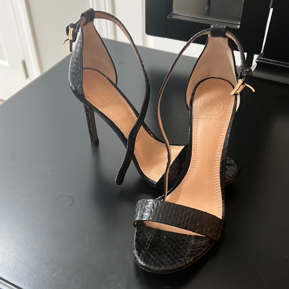 Tory Burch strappy Heel 5.5
